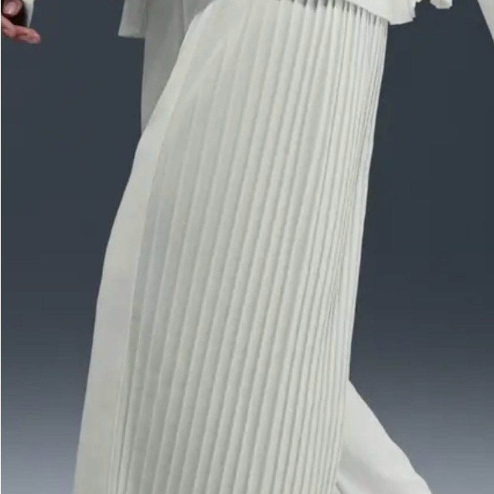 Nike Cream Wide-Leg Pleated Side Panel Pants - Picture 5 of 7